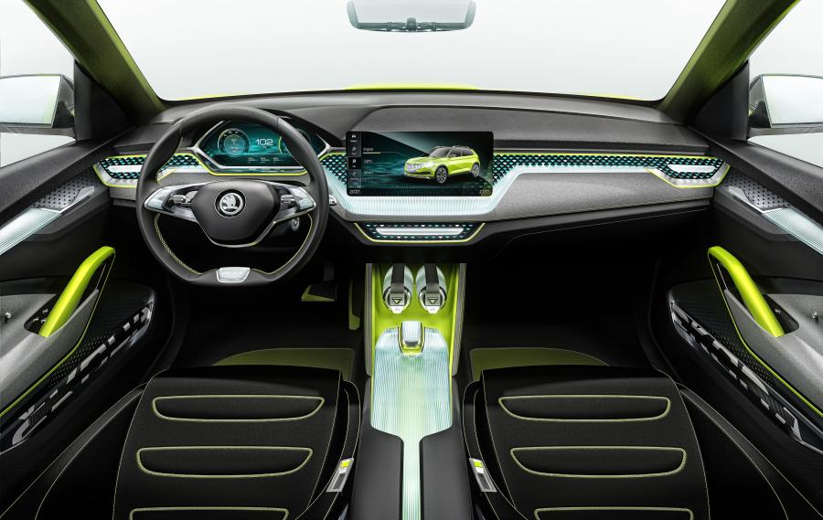 Торпедо Skoda Vision X 2018 года  (фото 3 из 25)